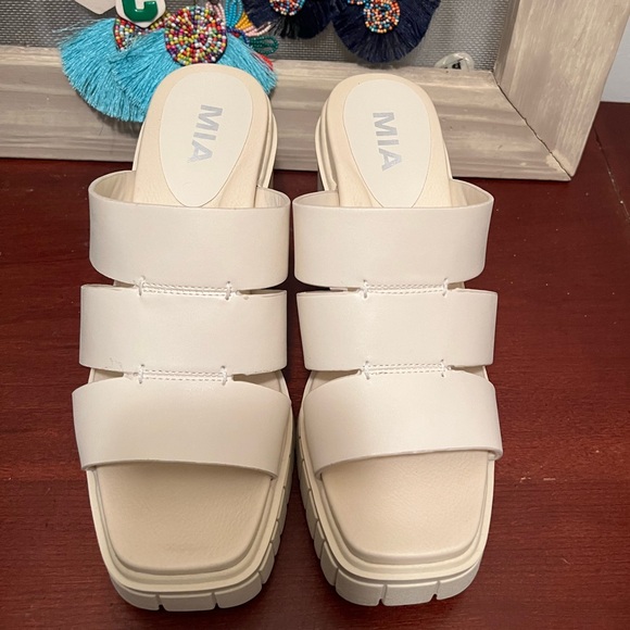 MIA Vegan Leather Chunky Heel Sandals - Picture 4 of 5